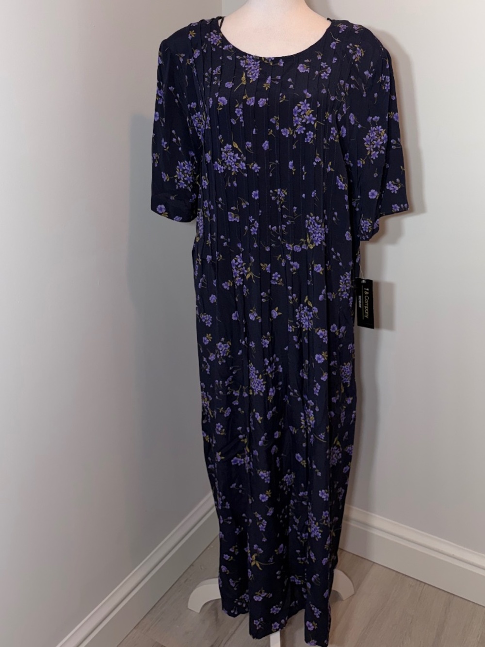 NWT Vintage T & Company Purple & Violet Floral Print Maxi Dress Size 18W